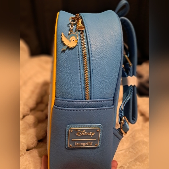 New With Tags Loungefly Stained Glass Snow White Mini Backpack Exclusive - Picture 4 of 7